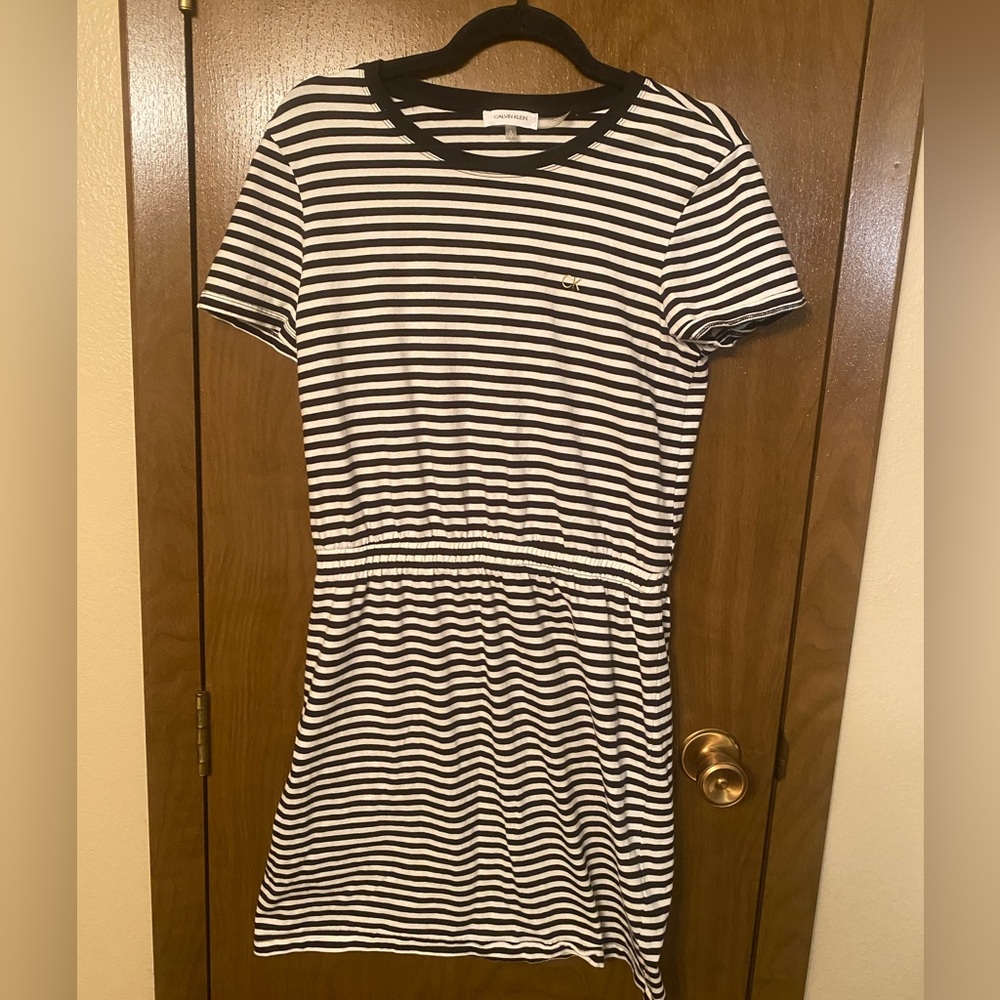 Calvin Klein T-shirt dress small